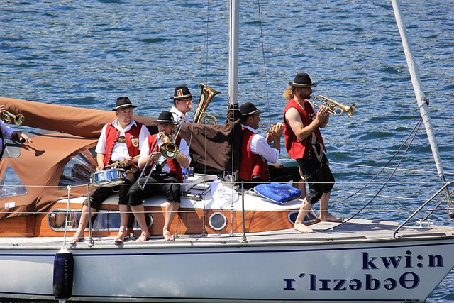 球员月薪仅 球员月薪仅